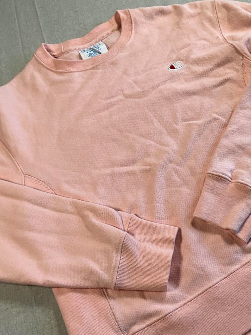 VTG Womens 90s Champion Pink Reverse Weave Distressed Crewneck Sweatshirt (XS)